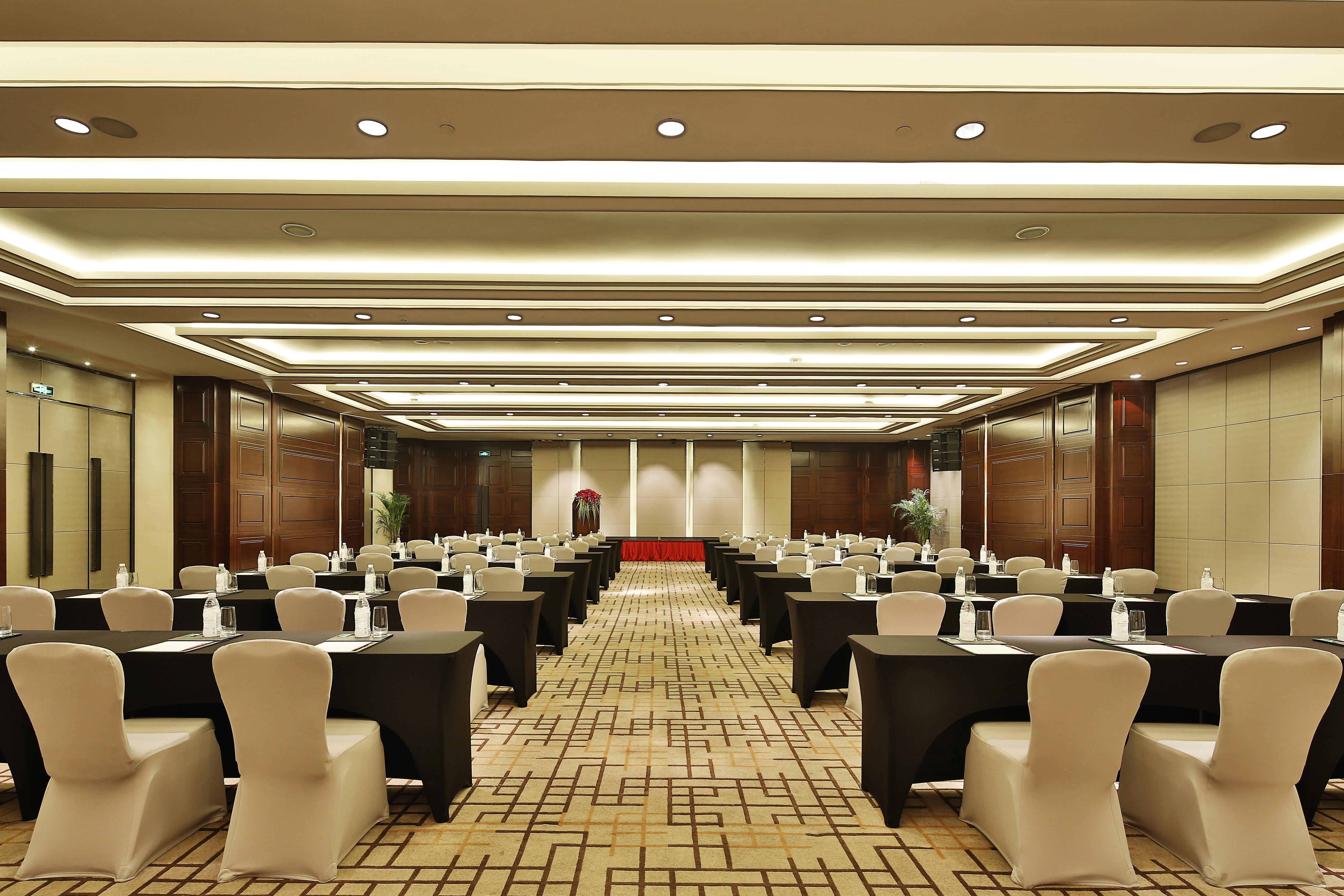 Отель Crowne Plaza Chengdu West By Ihg Экстерьер фото